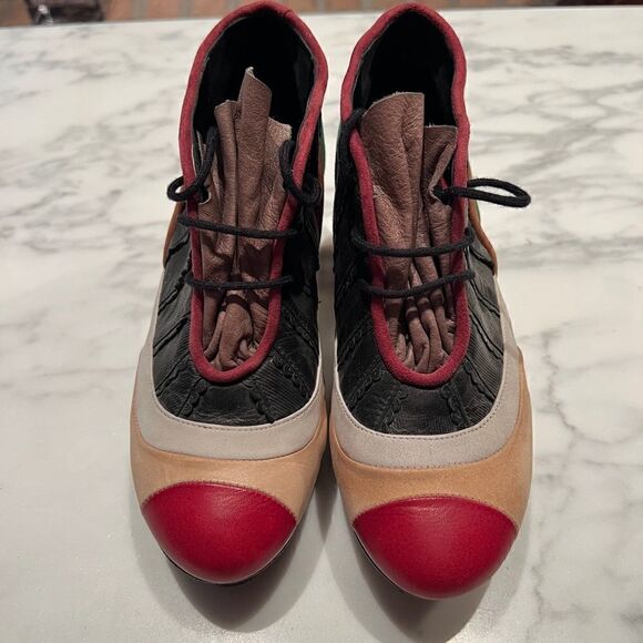 Kron Sculptural Colorblock lace-ups - Picture 2 of 10